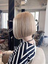 インデペンデンス(independence) 【四条烏丸】前下がりボブ×ホワイトブロンド