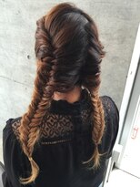 メイナ(MENA by safaria)&nbsp;フィッシュボーンのお下げ