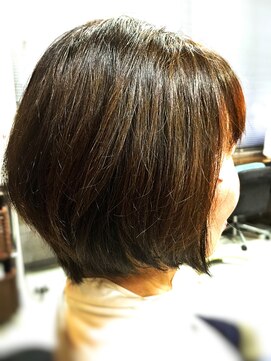 キャン 温品店(CAN) 【CAN】40代以上に人気！自然なボリュームがある前下がりボブ