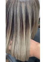 スリアン(sourian)&nbsp;ブリーチ縮毛矯正×髪質改善トリートメント