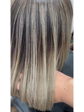 スリアン(sourian) ブリーチ縮毛矯正×髪質改善トリートメント