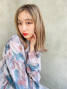 エイミー(Aimee) Aimee町田 外ハネミディ×ライトベージュ