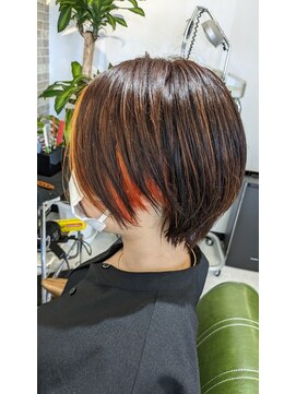 モーネ(Mone) くびれショート×デザインカラー