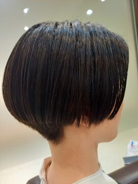 シャンプーボーイ 刈り上げショート