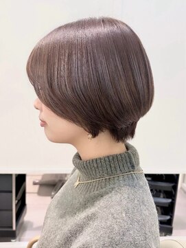 エレノア 仙台(Eleanor) 極細ハイライトで魅せるショートボブ【高橋圭】