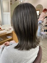 キュオンシア(CUEON. ciea)&nbsp;切りっぱなしロブ×オリーブグレージュ