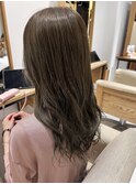 レイヤーロンググレージュカラー