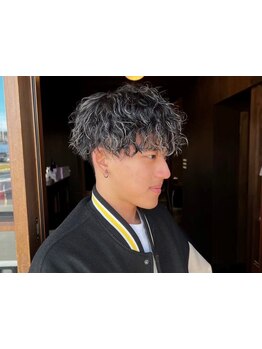 プライベートやビジネスなどに合わせたパーマスタイルをご提案！パーマを最大限引き出すカットもお任せ！