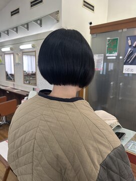 《TOPHAIR 中庄店/きゃん》ぱつっとミニボブ