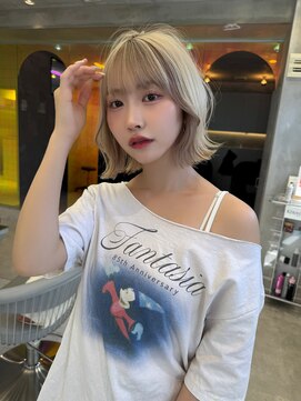 ロンドルーチェ 心斎橋(Lond luce) 小顔ボブ×ハイトーン×オリーブグレー[心斎橋/髪質改善]