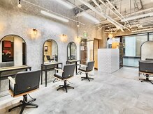 セントラル 三宮店(central)の雰囲気（落ち着いた空間で丁寧に向き合う髪質改善専門サロン[髪質改善】）