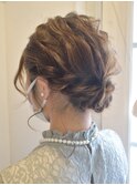 ミディアムヘアのふわっとまとめアレンジ
