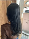 ブルーブラック×透明感