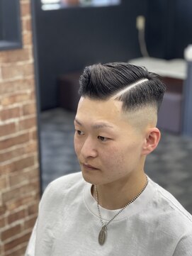 ケースタイル(K-style) パートスタイル×スキンフェード