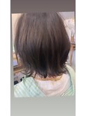 くびれ外はねボブ