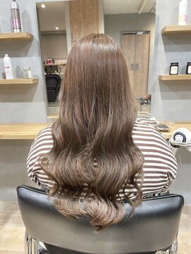 ノアル(NOAHL) 20代/30代/ツヤ髪/ロング/ブリーチなし