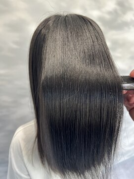 ラビス 浦和(Lovis) 美髪/ネビージュ/大人かわいい/透明感ショート[浦和]