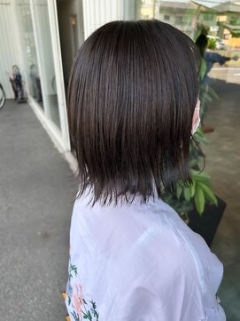 ビーワールド(B WORLD) 切りっぱなしボブ 【藤枝/藤枝駅】