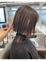 キートス(Kiitos)&nbsp;切りっぱなしボブハイライトオリーブベージュ