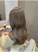 オリーブベージュカラー