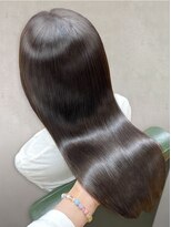 オルクドゥ(Orque deux)&nbsp;大人美人小顔似合わせカットオリーブベージュ透明感艶感カラー