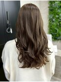 オリーブグレージュ 透明感カラー 美髪 波巻きヘア 10代20代