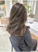 大人ハイライトバレイヤージュ白髪ぼかしレイヤーカット