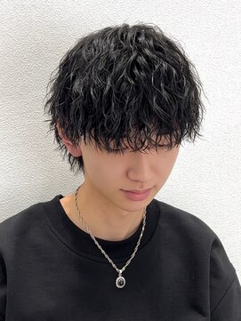 オーシャントーキョー 仙台(OCEAN TOKYO) ツイストスパイラルマッシュウルフ黒髪ツーブロック縦落ちパーマ