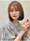 ナチュラルボブ大人かわいい内巻ボブカーキアッシュ明るめカラー