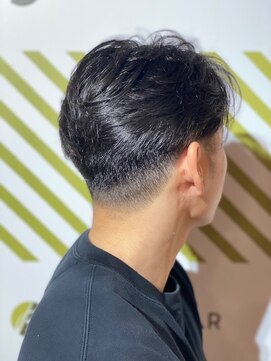 バーバーバー 四谷(BARBER-BAR) ビジネス爽やかフェザースタイル