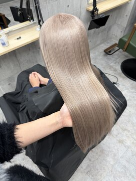 モニカ 栄店(MONIQA) ホワイトベージュ