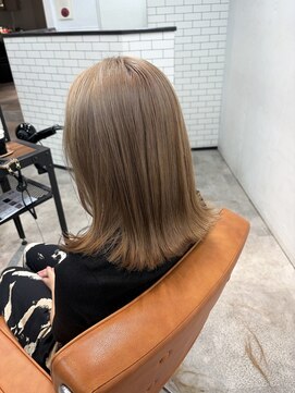 アイリー 名古屋(A/LEE) ミルクティーベージュ