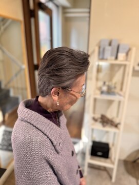 ワンバイワンクラッカ(one by one CLACCA) 白髪ぼかし　グレージュ