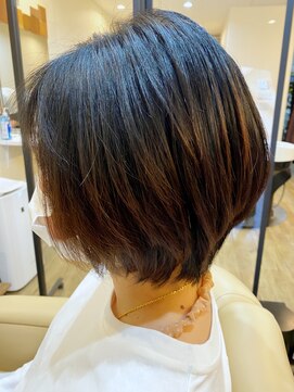 エール(ale) ショートボブ