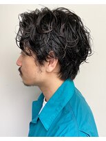 ユノ(juno)&nbsp;センターパートメンズパーマ