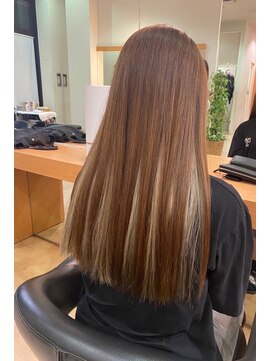 シャンプーボーイ ヒノ(SHAMPOO BOY Hino) インナーカラー×ホワイトベージュ