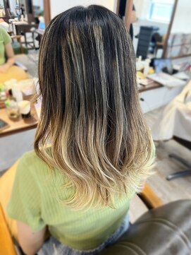 マリアバイアフロート(Maria by AFLOAT) 【山田】コントラストグラデーションバレイヤージュ