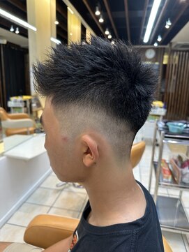 クオリス 上板橋店(QUALIS) メンズフェードカットジェットモヒカンセット簡単スタイル
