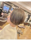 ハイトーンがかわいいショートボブ