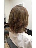 ベージュカラーボブスタイル
