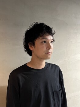 モンソ メンズ(monso men's)の写真/トレンド×似合わせを融合したワンランク上のメンズパーマスタイルへ。ご自宅でのスタイリングも簡単！