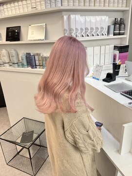 ペレ 渋谷(PELE) イメチェン/ホワイトブロンド/外ハネボブ/美髪/渋谷