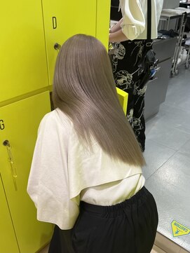 エイトヘアー(8 HAIR) ハイトーンベージュ