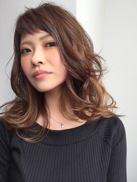 ジーナ(XENA) オン眉斜めバング