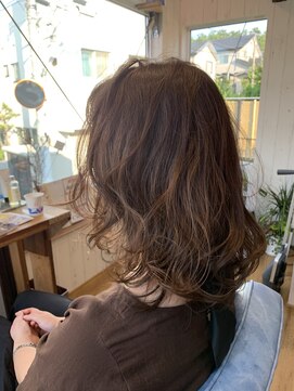 ウミマチ(umi machi) umi machiミディアムシャギー