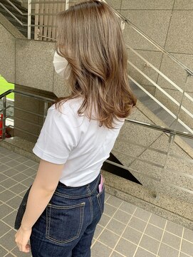 フロクシノーシナイヒリパイリフィケーション(Floccinaucinihilipilification) 【初ブリーチでも！】ハイトーンベージュ