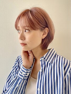 イヴォークトーキョーオーサカ(EVOKE TOKYO osaka) ピンクベージュ ブリーチ 耳かけ ショートボブ