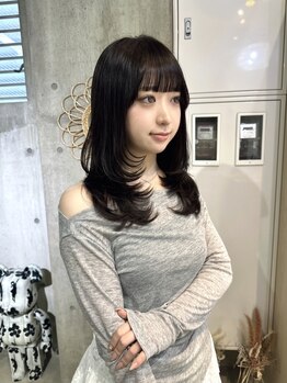 ニティー(Ngiti)の写真/おくれ毛/韓国風レイヤー/カーテンバング/小顔フェイス/くびれミディ＊上品で抜け感のあるヘアスタイル。