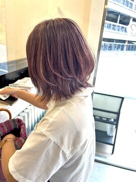 ブレンドバイハピネス(Blend by happiness) 切りっぱなしボブ バレイヤージュ風ハイライトカラー ブリーチ