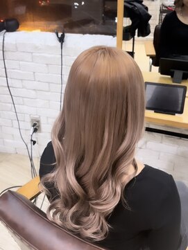 ベル(belle) 複雑履歴でもブリーチ1回でベージュ!!